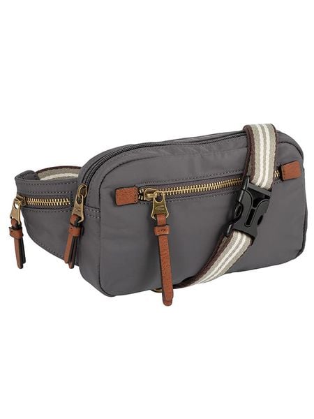 Camel Active Saszetka "Bari" w kolorze szarym - 40 x 12,5 x 4 cm rozmiar: onesize. Szare nerki i saszetki damskie Camel Active, bez wzorów, z materiału. Za 135.17 zł.