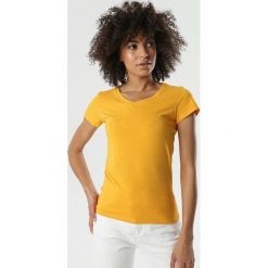 Żółty T-shirt Nysalphia. Żółte t-shirty damskie Born2be, l, bez wzorów, z bawełny, bez kołnierzyka. Za 29.99 zł.