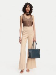 Furla Torebka Olivia M WB01977 HSF000 CN GU000 Granatowy. Niebieskie torebki klasyczne damskie Furla, ze skóry, bez dodatków. Za 1,529.00 zł.