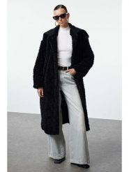 Trendyol Płaszcz pluszowy w kolorze czarnym rozmiar: 34. Czarne płaszcze damskie Trendyol, bez wzorów, z puchu, bez kaptura. Za 200.13 zł.