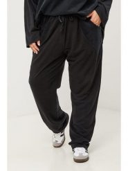 Curvy Lady Spodnie w kolorze czarnym rozmiar: 48/50. Czarne spodnie materiałowe damskie Curvy Lady, bez wzorów, z materiału. Za 108.99 zł.