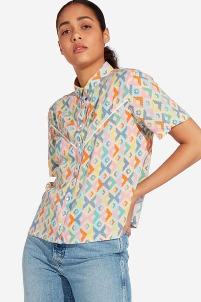 WRANGLER AZTEK SHIRT DAMSKA KOSZULA Z KRÓTKIM RĘKAWEM TANGERINE W5N2TIXUJ 112130263. Pomarańczowe koszule damskie Wrangler, s, bez wzorów, bez kołnierzyka, bez ramiączek. Za 159.99 zł.