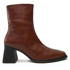 Botki Vagabond Shoemakers. Brązowe botki damskie Vagabond Shoemakers, bez obcasa, na słupku, bez zapięcia. Za 469.99 zł.