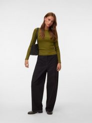 Vero Moda Koszulka w kolorze oliwkowym rozmiar: L. Brązowe bluzki damskie Vero Moda, l, bez wzorów, prążkowane, bez kołnierzyka, bez ramiączek. Za 73.95 zł.