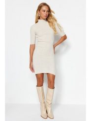 Trendyol Sukienka w kolorze kremowym rozmiar: M. Brązowe sukienki damskie Trendyol, bez wzorów, prążkowane, bez ramiączek. Za 86.99 zł.