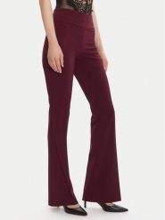 Rinascimento Spodnie materiałowe CFC0125318003 Bordowy Flare Fit. Czerwone spodnie materiałowe damskie Rinascimento, bez wzorów, z materiału. Za 429.99 zł.