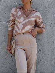 Milan Kiss Sweter w kolorze jasnobrązowo-kremowym rozmiar: M. Brązowe swetry klasyczne damskie Milan Kiss, m, bez kołnierzyka. Za 170.07 zł.