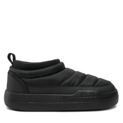 Botki Moon Boot. Czarne botki damskie Moon Boot, z nylonu, bez obcasa, na płaskiej podeszwie, bez zapięcia. Za 569.99 zł.