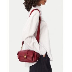 Torebka MEXX. Czerwone listonoszki damskie Mexx, bez wzorów, bez dodatków. Za 199.99 zł.