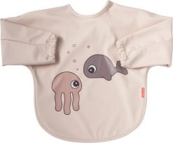 Śliniak z rękawami Sea 6-18 m różowy. Czerwone śliniaki Done by deer, bez wzorów. Za 89.00 zł.