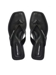 KARL LAGERFELD Japonki Brio II KL85406 Czarny. Czarne klapki damskie KARL LAGERFELD, bez wzorów, ze skóry, bez obcasa, bez zapięcia. Za 484.99 zł.