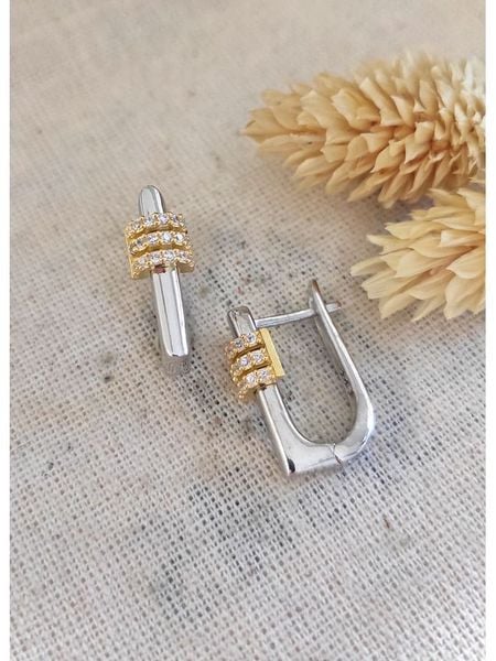 Miu Silver Srebrne kolczyki z cyrkoniami rozmiar: onesize. Szare kolczyki damskie Miu Silver, z cyrkonią, srebrne. Za 82.99 zł.