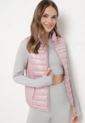 Różowa Kamizelka Pikowana z Kieszonkami i Wysokim Kołnierzem Kendiana. Czerwone kamizelki damskie Born2be, s, bez wzorów, bez kaptura. Za 39.99 zł.