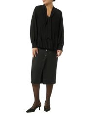 S.Oliver Bluzka w kolorze czarnym rozmiar: 40. Czarne bluzki damskie S.Oliver, s, bez wzorów, bez kołnierzyka, bez ramiączek. Za 78.10 zł.