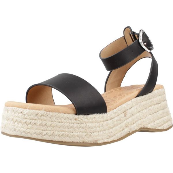 Sandały MTNG 51729M Czarny. Czarne sandały damskie mtng, bez wzorów, z syntetyku, bez obcasa, bez zapięcia. Za 152.99 zł.