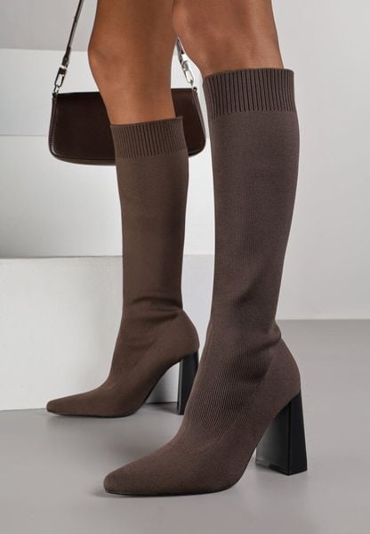 Brązowe Skarpetkowe Kozaki VICES na Geometrycznym Słupku z Noskiem w Szpic Zevra. Brązowe kozaki damskie Born2be, z satyny, bez obcasa, na obcasie, bez zapięcia. Za 149.99 zł.