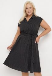 Czarna Bawełniana Sukienka z Krótkim Rękawem z Materiałowym Paskiem i Kieszeniami Lovara. Czarne sukienki damskie Born2be, bez wzorów, z bawełny, eleganckie, bez ramiączek. Za 119.99 zł.