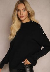 Czarny Golf z Eleganckim Zapięciem na Ramieniu Ozdobiony Cyrkoniami przy Guzikach Maririna. Czarne golfy damskie Renee, bez wzorów, z jeansu, bez ramiączek. Za 69.99 zł.