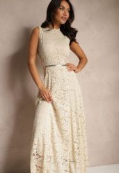 Beżowa Koronkowa Sukienka Taliowana Wilreti. Brązowe sukienki damskie Renee, bez wzorów, z koronki, eleganckie, bez ramiączek. W wyprzedaży za 135.99 zł.