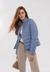 Kurtka pikowana casual J-COMO. Niebieskie kurtki sportowe damskie Volcano, m, bez wzorów, z materiału, bez kaptura. Za 289.99 zł.