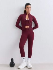 Damskie legginsy dłuższe, wysoki stan, invisible scrunch Shape Seamless bordowe. Czerwone legginsy damskie Aim'n, xs, bez wzorów, z dzianiny, z podwyższonym stanem, na fitness i siłownię. Za 302.00 zł.