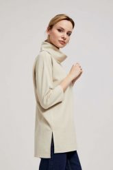 Bluza z szerokim golfem piaskowa. Bluzy damskie MOODO, l, bez wzorów, z bawełny, bez kaptura. W wyprzedaży za 59.99 zł.