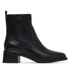 Botki Aldo. Czarne botki damskie ALDO, bez obcasa, na słupku, bez zapięcia. Za 679.99 zł.