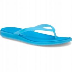 Japonki Dla Dorosłych Crocs Miami Frosted Flip. Niebieskie klapki damskie Crocs, bez wzorów, z materiału, bez obcasa, bez zapięcia. Za 159.99 zł.