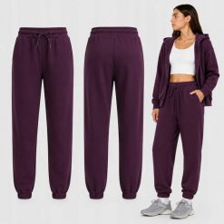 SPODNIE DAMSKIE DRESOWE 4F JOGGERY SPORTOWE BASIC CZERWONE. Czerwone spodnie sportowe damskie 4F, xl, bez wzorów, z bawełny, na fitness i siłownię. Za 95.95 zł.