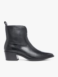 Czarne skórzane botki kowbojki. Czarne botki damskie Ryłko, ze skóry, eleganckie, bez obcasa, na obcasie, bez zapięcia. Za 579.99 zł.