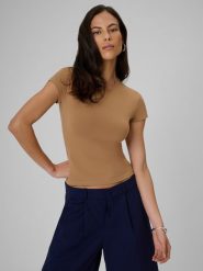 4F T-shirt slim gładki damski - brązowy XS. Brązowe t-shirty damskie 4F, xs, bez wzorów, z dzianiny, bez kołnierzyka. Za 59.99 zł.