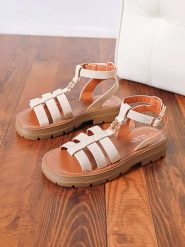 Sixth Sens Sandały w kolorze kremowym rozmiar: 37. Brązowe sandały damskie Sixth Sens, bez wzorów, z otwartym noskiem, bez obcasa, bez zapięcia. Za 100.99 zł.