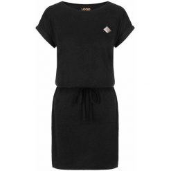 Klasyczna krótka sukienka damska Loap Bluda S z lekkiego materiału. Fioletowe sukienki damskie ZONE PERFECT, bez wzorów, klasyczne, bez ramiączek. Za 138.99 zł.