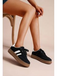 Foreverfolie Sneakersy w kolorze biało-czarnym rozmiar: 38. Białe obuwie sportowe damskie Foreverfolie, bez zapięcia. Za 136.13 zł.