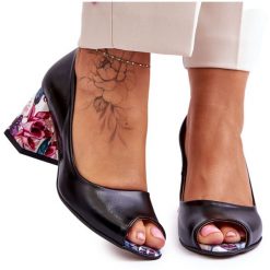 Skórzane Czółenka Z Ozdobnym Obcasem Lewski Shoes 2608/K Czarne. Czarne czółenka damskie bez wzorów, ze skóry, bez obcasa. Za 410.13 zł.