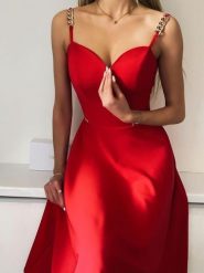 Sukienka Model Audrey Red - Jersa. Czerwone sukienki damskie Jersa, bez wzorów, eleganckie, bez ramiączek. Za 528.29 zł.