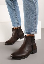 Brązowe Płaskie Botki Ozdobione Nitami i Paskiem Emithvin. Brązowe botki damskie Renee, z jeansu, eleganckie, bez obcasa, na obcasie, bez zapięcia. Za 54.99 zł.