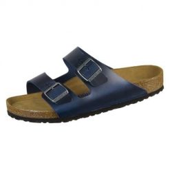 Klapki damskie Birkenstock Arizona Sfb. Niebieskie klapki damskie Birkenstock, bez wzorów, z materiału, bez obcasa, bez zapięcia. Za 814.00 zł.