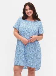 Zizzi Sukienka letnia CA02310P Niebieski Loose Fit. Niebieskie sukienki damskie Zizzi, bez wzorów, z syntetyku, bez ramiączek. Za 59.99 zł.
