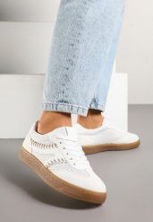 Białe Sneakersy w Stylu Klasycznych Tenisówek Zdobione Przeszyciami i Tweedem Koriznne. Białe obuwie sportowe damskie Renee, z jeansu, bez zapięcia, tenisowe. Za 89.99 zł.