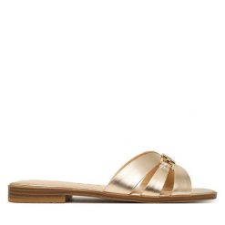 Klapki Guess. Żółte klapki damskie Guess, z aplikacjami, bez obcasa, bez zapięcia. Za 499.99 zł.