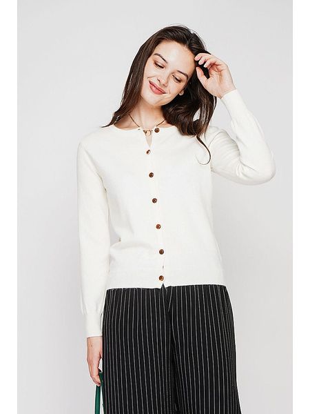 C& Jo Kardigan w kolorze białym rozmiar: 42. Białe kardigany damskie C& Jo, bez wzorów, ze splotem. Za 121.99 zł.