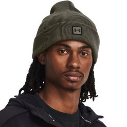 1373155390 Czapka. Czarne czapki damskie Under Armour, z aplikacjami, z dzianiny. Za 107.80 zł.