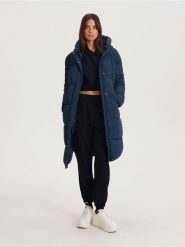 Ocieplany płaszcz - granatowy. Niebieskie płaszcze damskie Reserved, l, bez wzorów, z tkaniny, bez kaptura. W wyprzedaży za 99.99 zł.