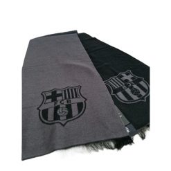 Elegancki, najwyższej jakości szalik Barcelona. Szare szaliki damskie REAL MADRID, bez wzorów. W wyprzedaży za 87.88 zł.