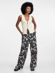 Orsay Kamizelka w kolorze kremowym rozmiar: L. Brązowe kamizelki damskie Orsay, l, bez wzorów, prążkowane, bez kaptura. Za 43.99 zł.