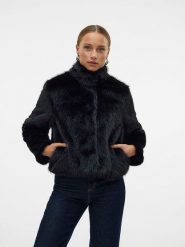 Vero Moda Kurtka przejściowa w kolorze czarnym rozmiar: L. Czarne kurtki damskie Vero Moda, l, bez wzorów, bez kaptura. Za 215.21 zł.