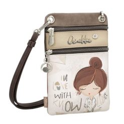 Torebka damska Anekke, z dekoracyjnym nadrukiem i metalowym logo zapinana na suwak wyposażona w dwie praktyczne kieszenie z przodu oraz regulowany pa. Brązowe torebki klasyczne damskie Anekke, na ramię, z nadrukiem, bez dodatków. Za 169.00 zł.