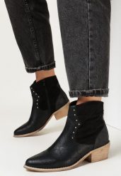 Czarne Botki Kowbojki z Nitami Penthasia. Czarne botki damskie Born2be, z jeansu, eleganckie, ze szpiczastym noskiem, bez obcasa, na obcasie, bez zapięcia. Za 89.99 zł.