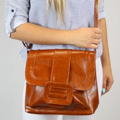 Torebka skórzana damska listonoszka DAN-A T30 camel. Brązowe shopper bag DAN-A, bez wzorów, ze skóry, bez dodatków. Za 349.99 zł.